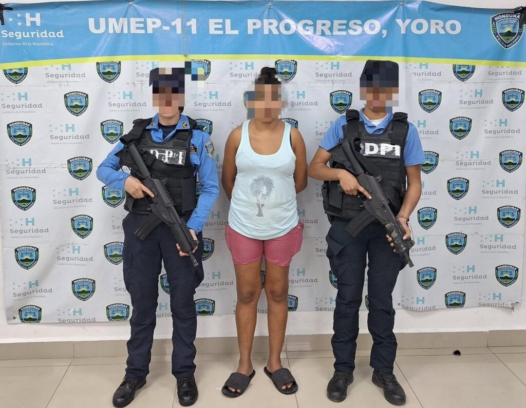 Madre es arrestada por causar lesiones graves a su propia hija de cinco años